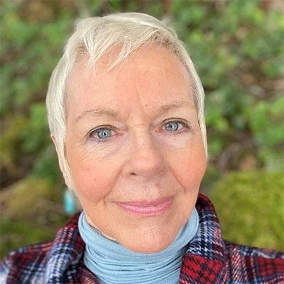 Linda Nicholls